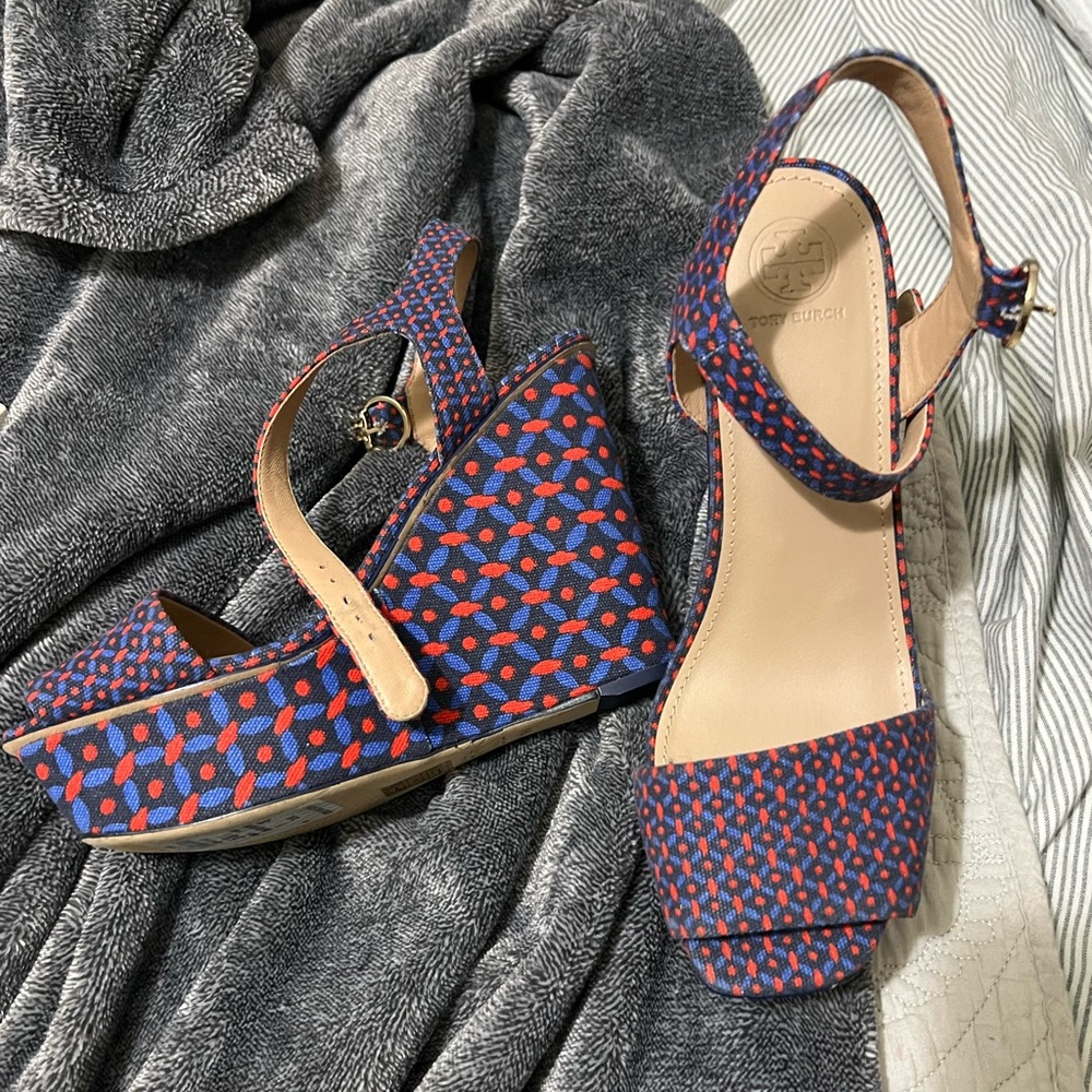 Tory Burch Wedges Size 9